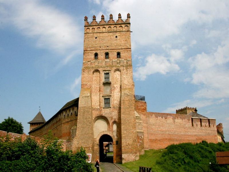 Day Trip to Lutsk and Tunnel of Love from Lviv