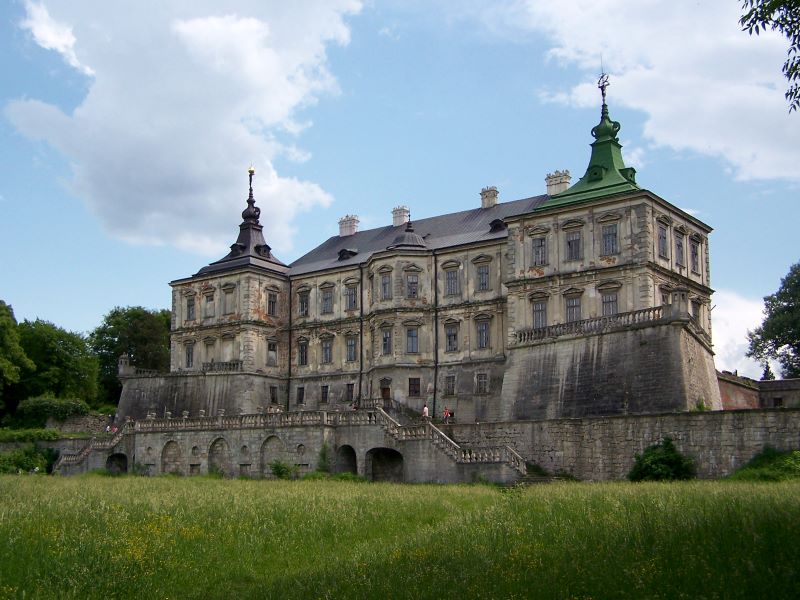 Lviv Castles “Golden Horseshoe” Tour